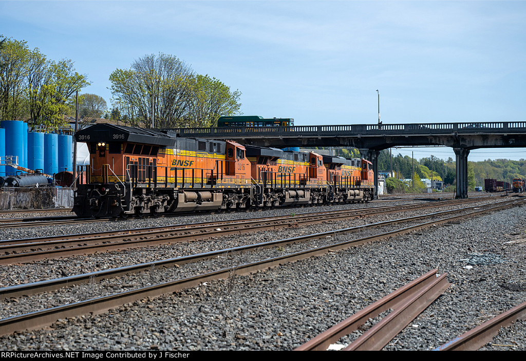 BNSF 3916